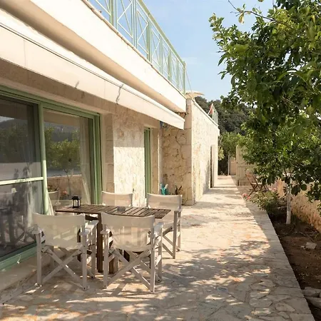 Feriehus Meganisi Blue *